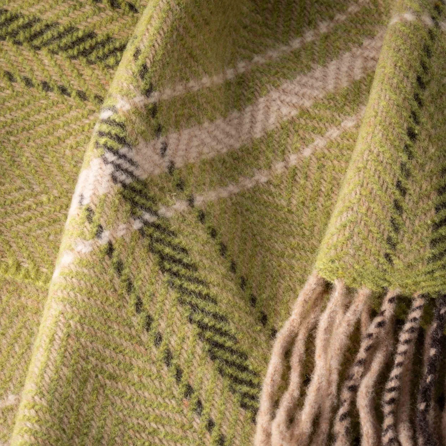 Merino-Wool-Cashmere-Throw-Green-Beige-Cream-Overcheck_03.jpg