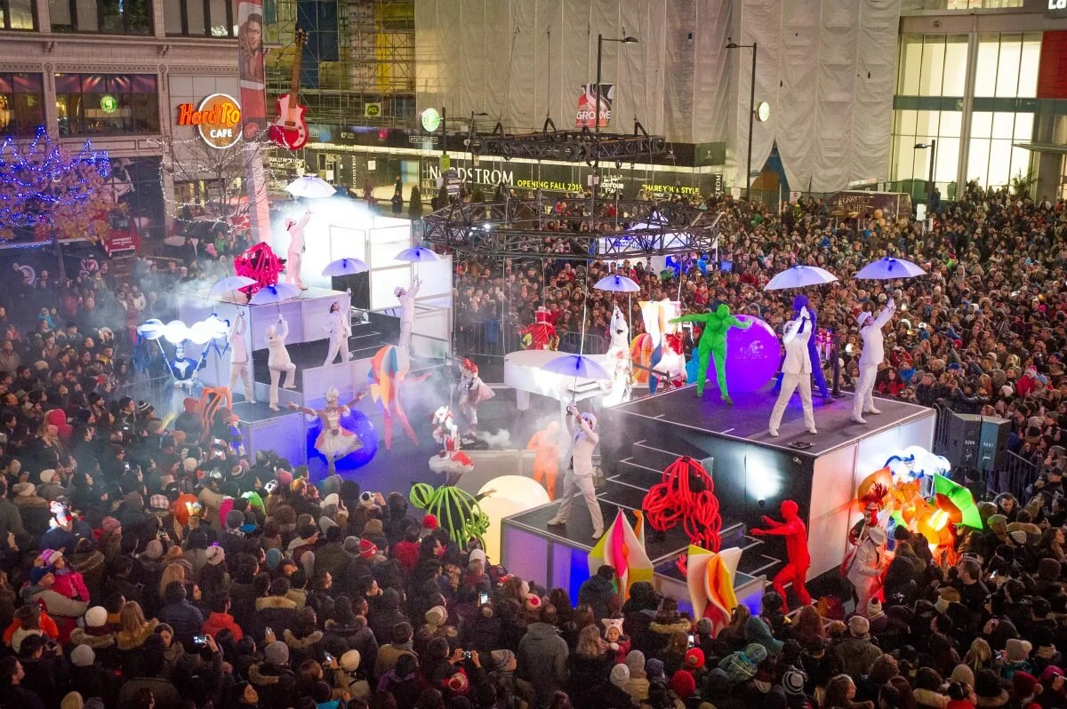 Julie Tomain Director Choreographer Creator Illuminite Dudas Square Tree Lighting with Creativa 24.jpg