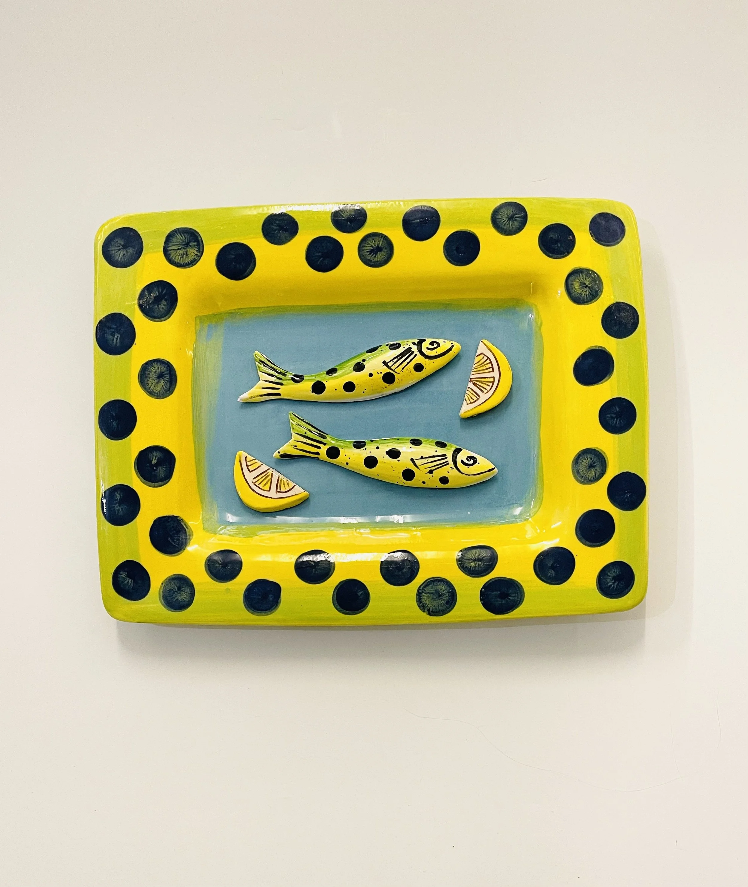 Two fish and lemon slices
Extra large wall platter
Green and yellow with blue spots
£395.00