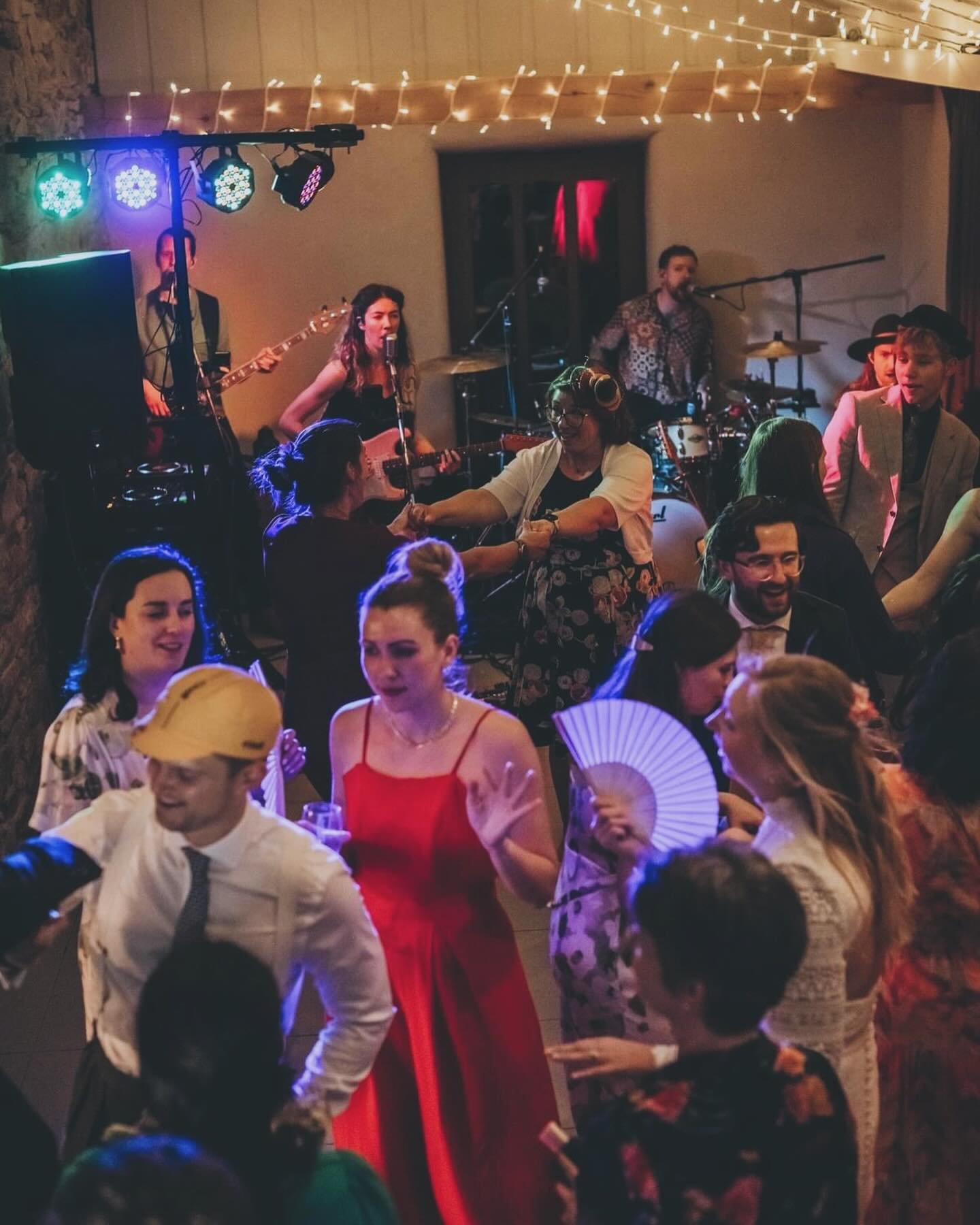 Francesca and Harry&rsquo;s wedding at Trevenna was a fun one! Thanks @laurabufferyphotography for these great shots.

#weddingband #functionband #livemusic #brightonband #ukweddkngsuppliers #ukweddings #brightonband #southeastukbands #coverband #cor
