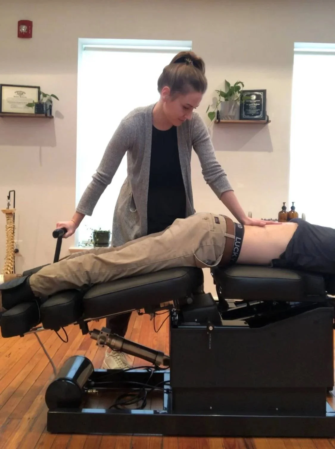 Flexion Distraction Therapy (Spinal Decompression)