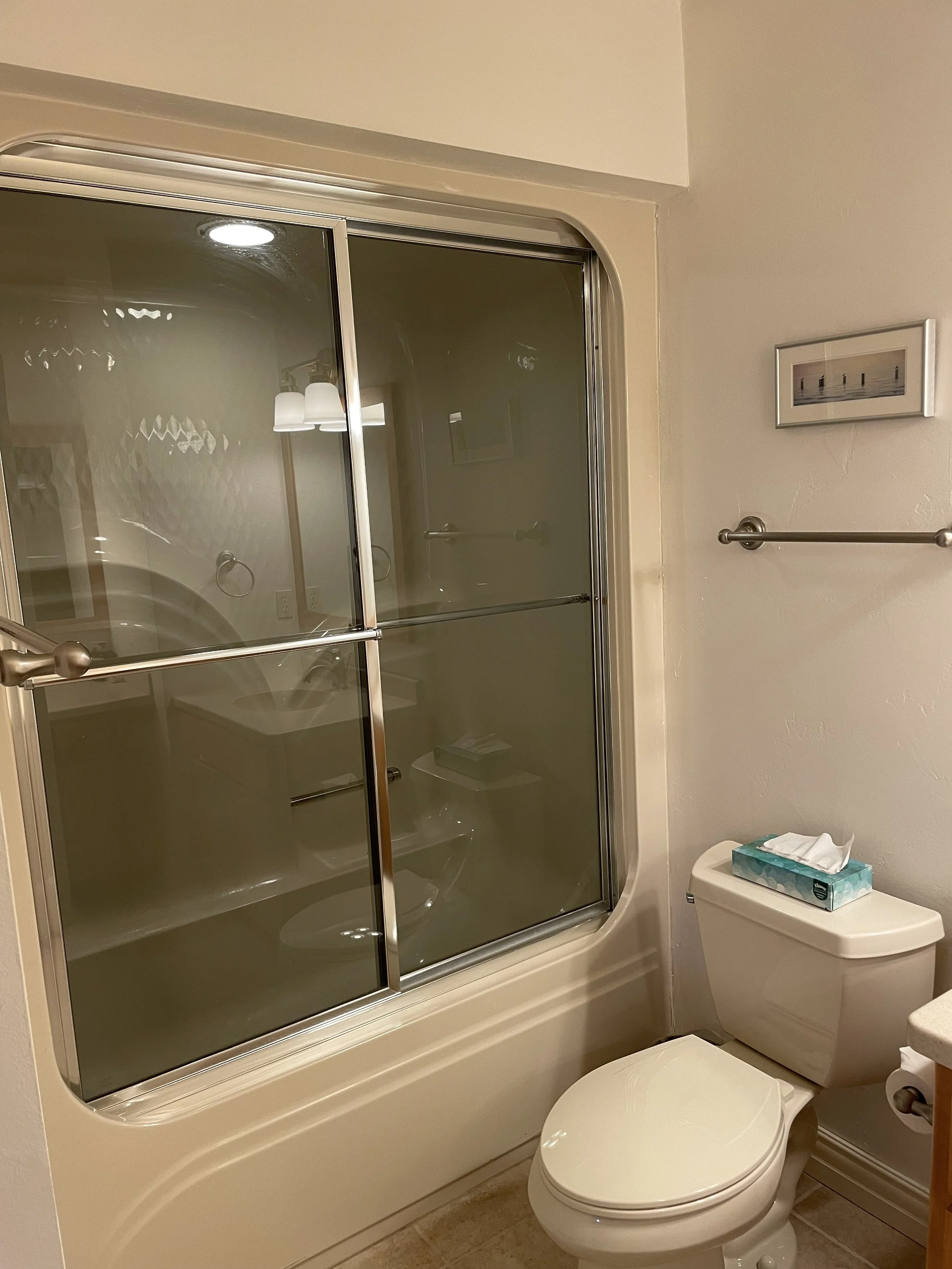 454A Bathroom.jpg