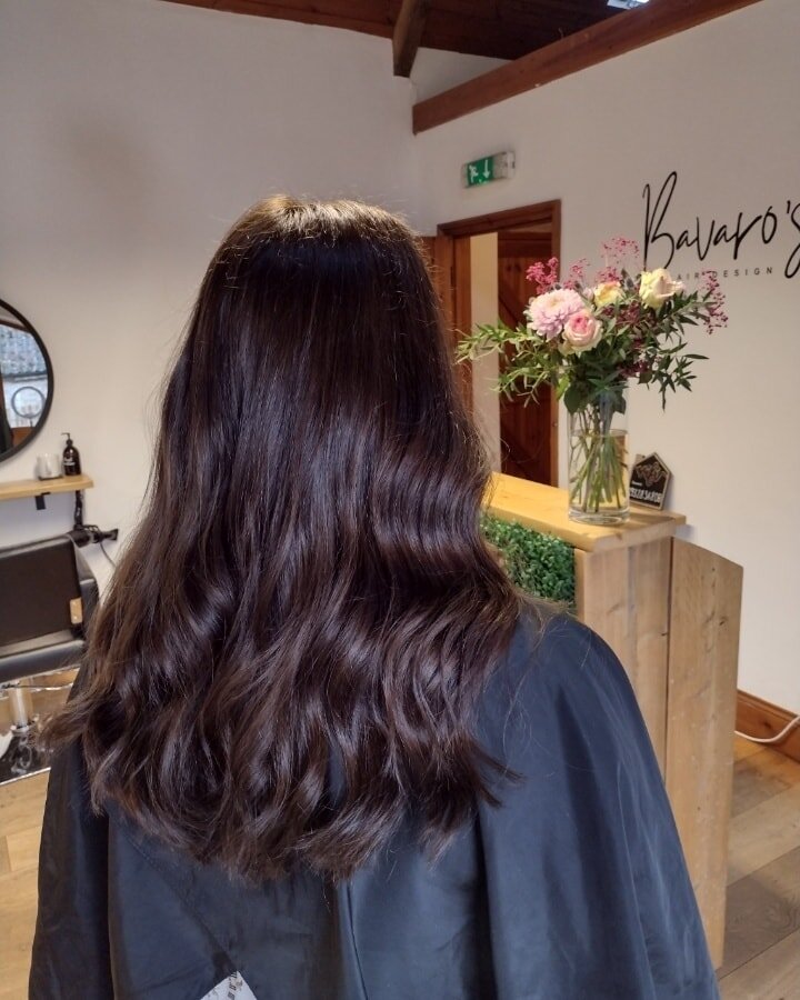 Going back to your natural colour can be the refresh you didn't know you needed 🔥

Service - Full head tint by Georgia 

 #chromaplexbondbuilder #chromaplexstrong #chromaplex #livedinlooks #lowmaintenancehair #bespokecolours #livedincolourspecialist
