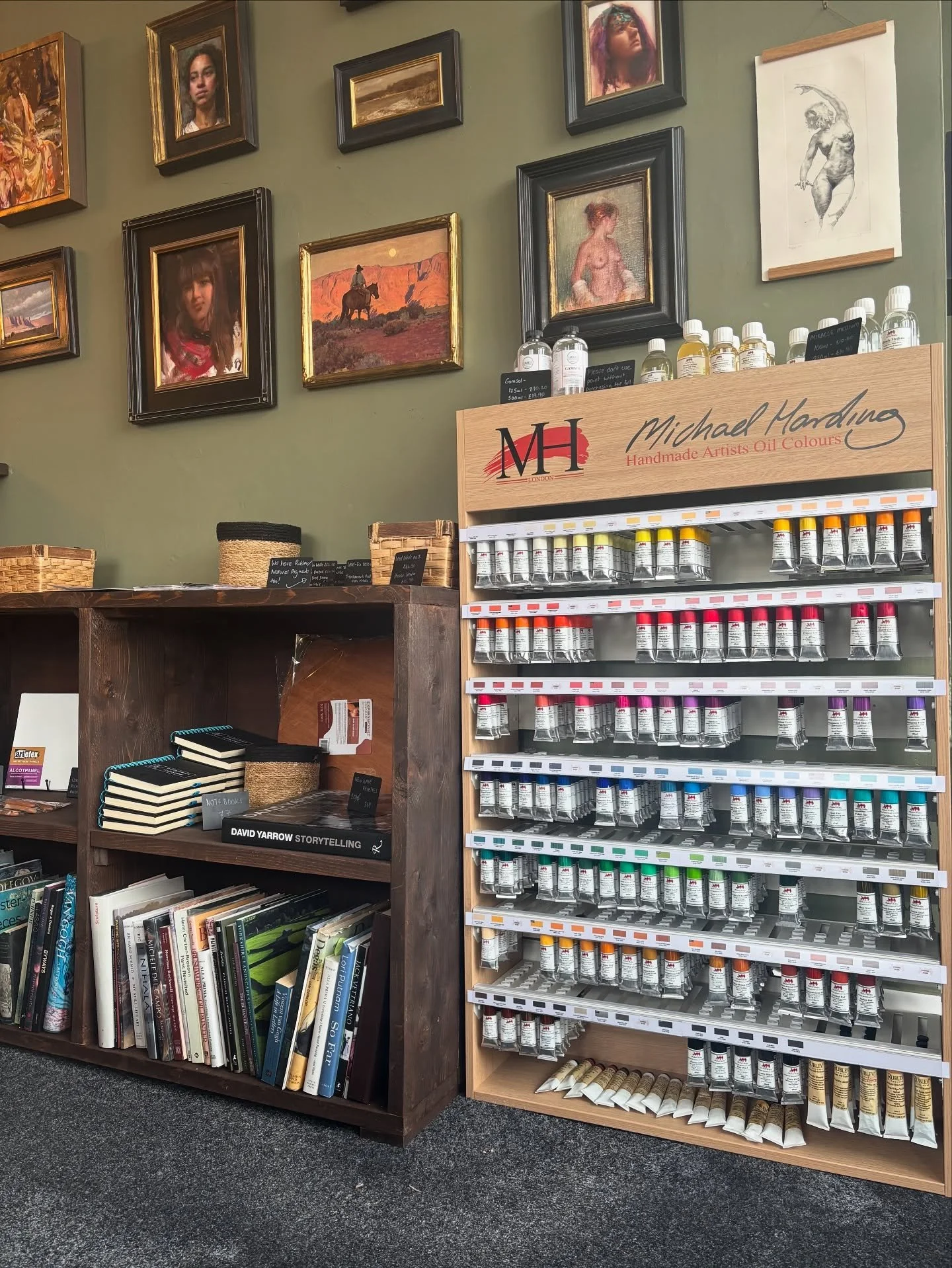 A fresh paint stand&hellip; stocked with 40 new @mhpaints colours! Looking forward to seeing you all on Thursday! 😬 

#skiptonlifedrawing #michaelharding #workshopsinyorkshire