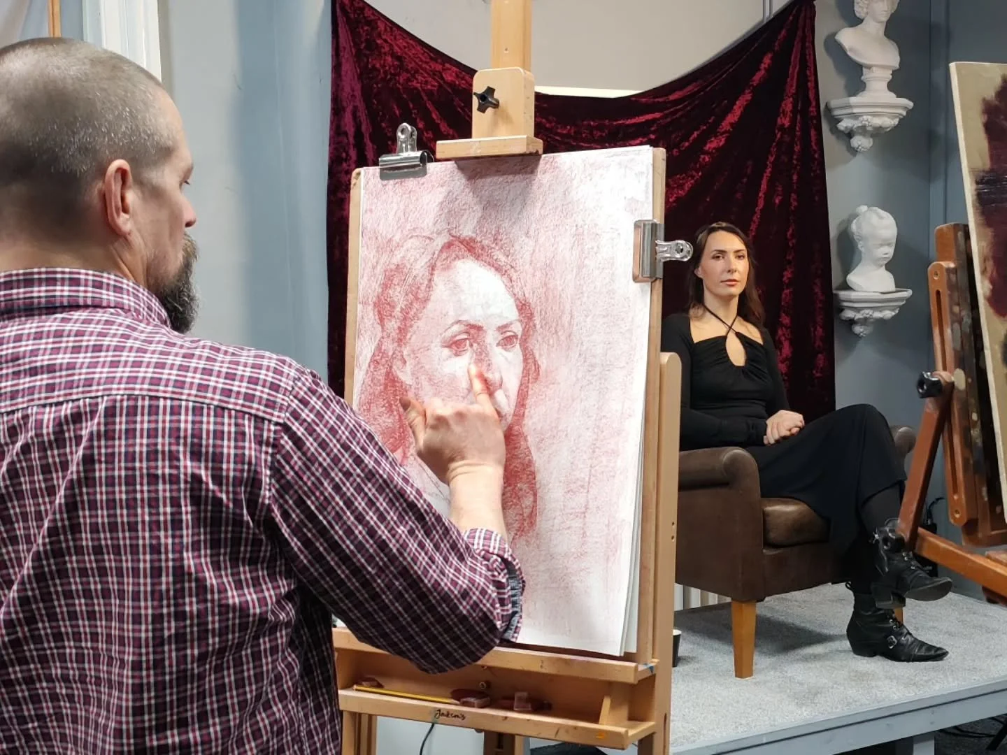 Another superb session yesterday on our monthly open portrait days! Brilliant work all round. Thank you very much for attending @jinks.inks.art @juliecrossart Chantelle, @samdalbyart @jennylea_paints @adam.nelson17 @_peterholt @johnsclark_art @luketh