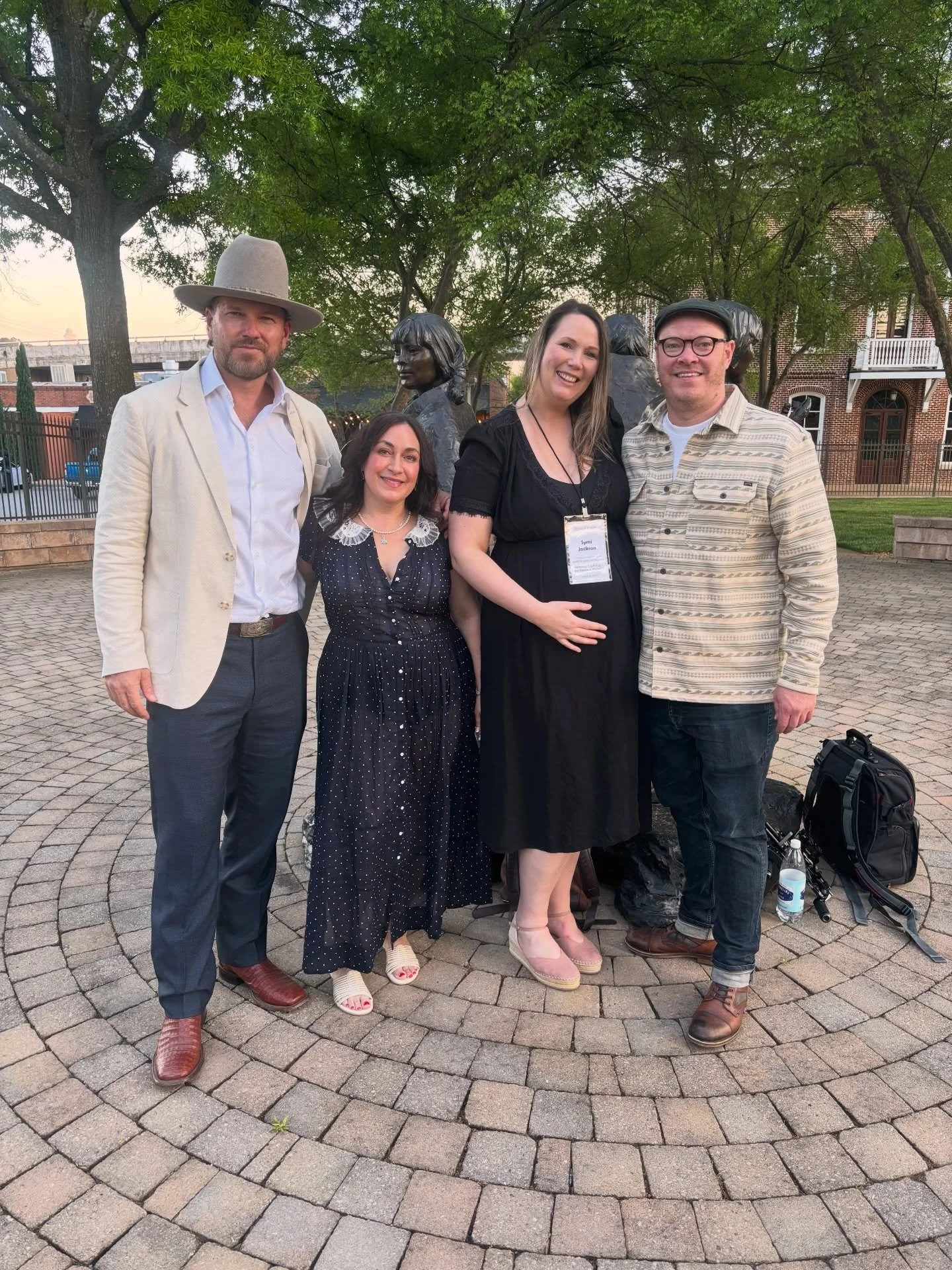 What a week 💥 

Portrait Society of America ✅ 
Jeremy&rsquo;s Retrospective ✅ 

We are on our flight home to our Isla baby (see last pic) - a huge thank you to Grandma (Joe&rsquo;s mum) and Auntie @heth03 for tag teaming and looking after our little