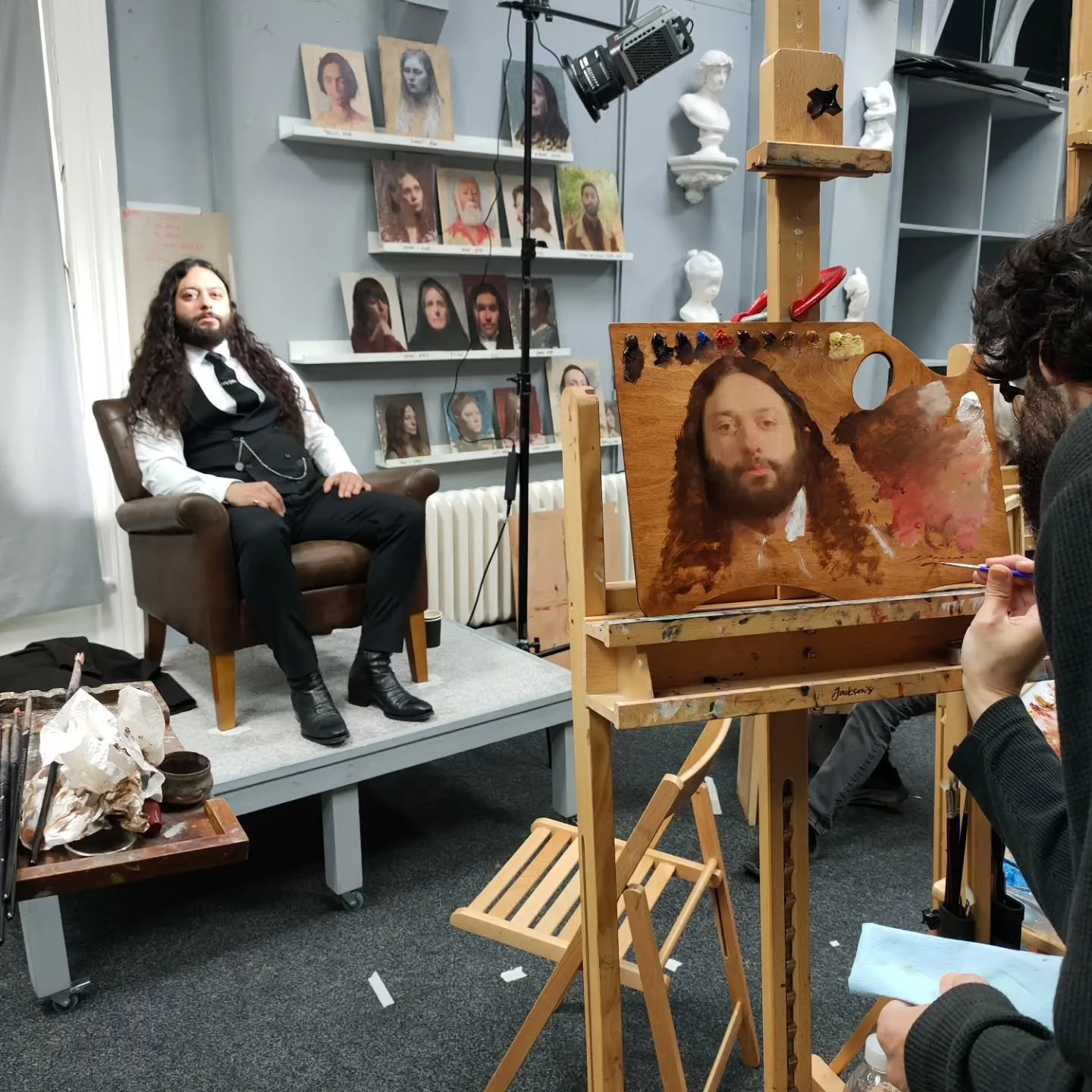 An abundance of great work from March's open portrait session on Saturday! A great variety in approaches of the brilliant @midnightvipers 

Join us again this April! Draw or paint from the live model, 10-4pm, book via the link in the bio 🎨🖌️ 

Clas