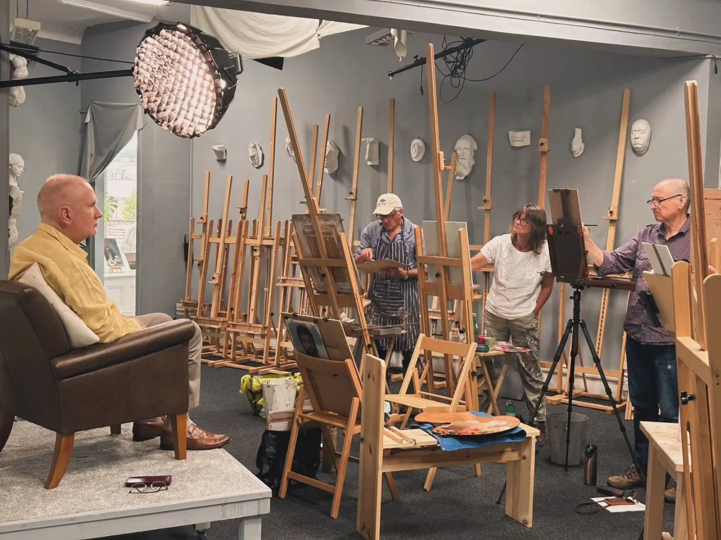 Really looking forward to our next portrait session this Saturday! Still plenty of time to sign up, 

Draw or paint from the life model, 10-4pm! 

Booking link in bio, see you there ✏️🖌️🎨