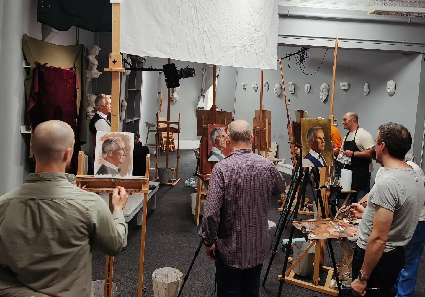 Very much looking forward to painting with you all for this Saturday's classical portrait session! 

There are a handful of places left, see you there! 

🎃✏️🎨