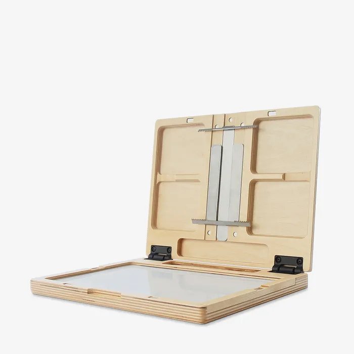 New Wave U.GO Plein Air Anywhere Pochade Box - 8.4 x 11.25in