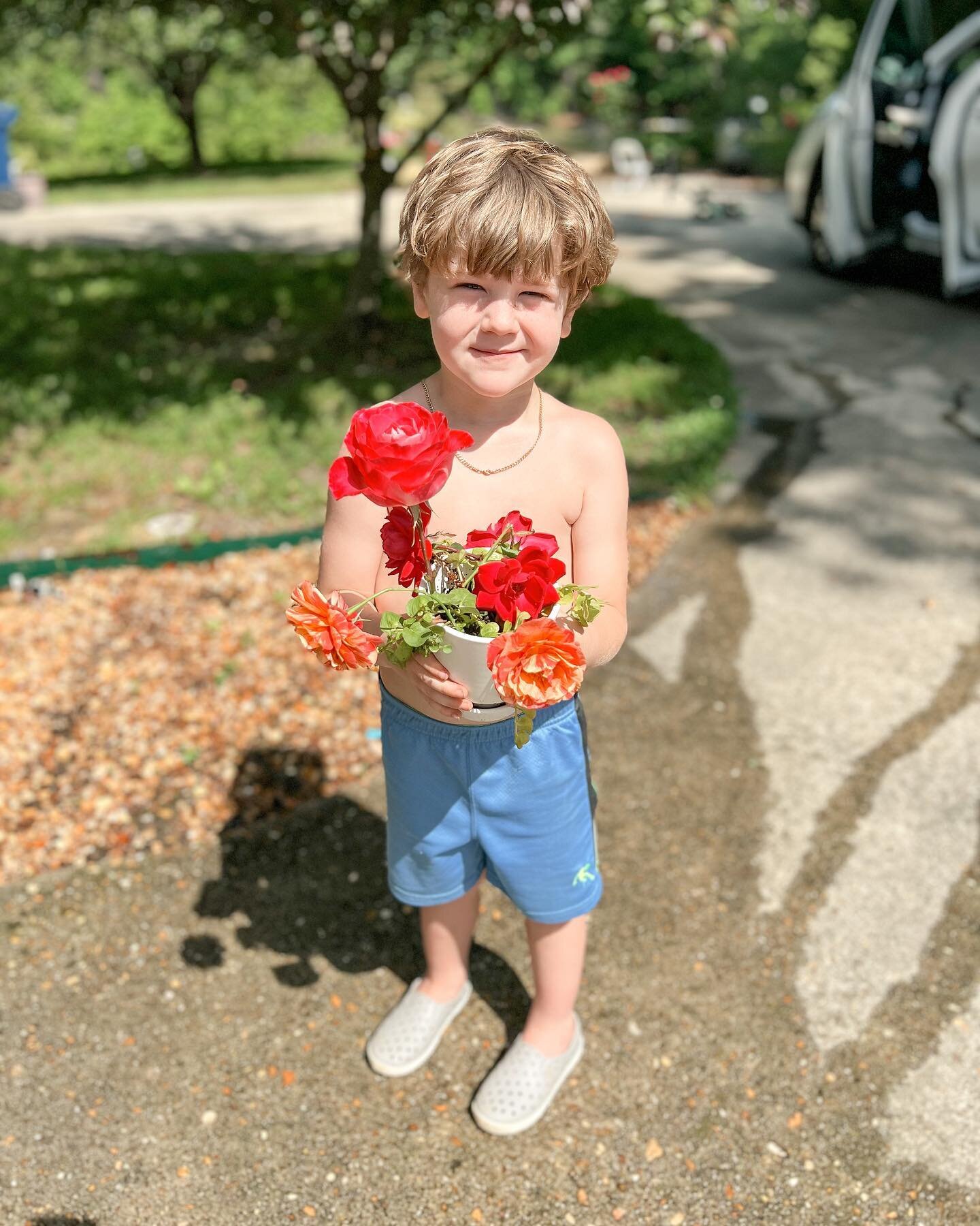 The best things in life are free 🌹

It&rsquo;s not about the material things, it&rsquo;s the thought and love behind these 6 flowers. 
This boy has the sweetest soul and is so caring. He came up to me and said &ldquo;happy Mother&rsquo;s Day, I made