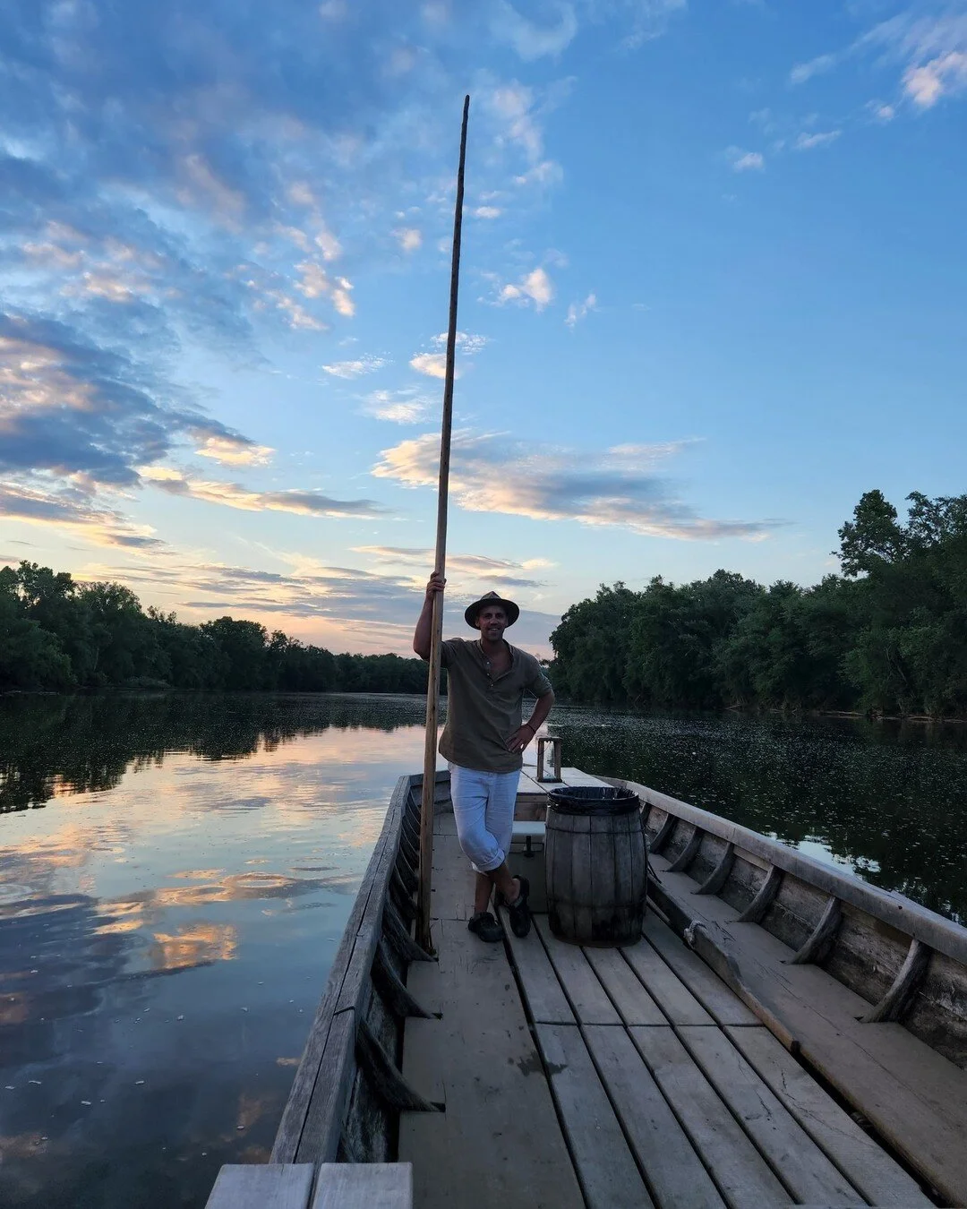 Join us for gorgeous James River sunsets like this one!

Photo Cred: Jackie Harris

#ontheriver #jamesriver #batteau #takemetotheriver #scottsvilleva #charlottesvilleva #sunset #sunsetcruise #rivertour #rivertime #riverrat #riverguide #loveva #virgin