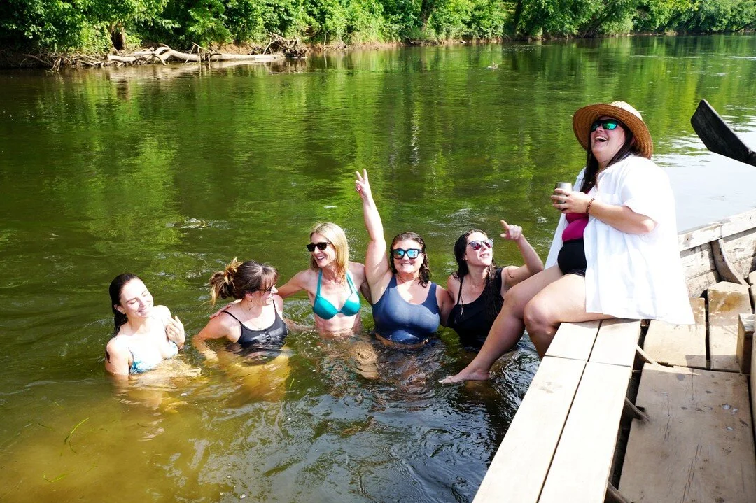 Girls trip out on the James!

#ontheriver #jamesriver #batteau #girlstrip #riverlife #takemetotheriver #virginiasummer #riverrats #rivertime #loveva #visitva #virginiaisbeautiful #scottsvilleva #charlottesvilleva #charlottesville