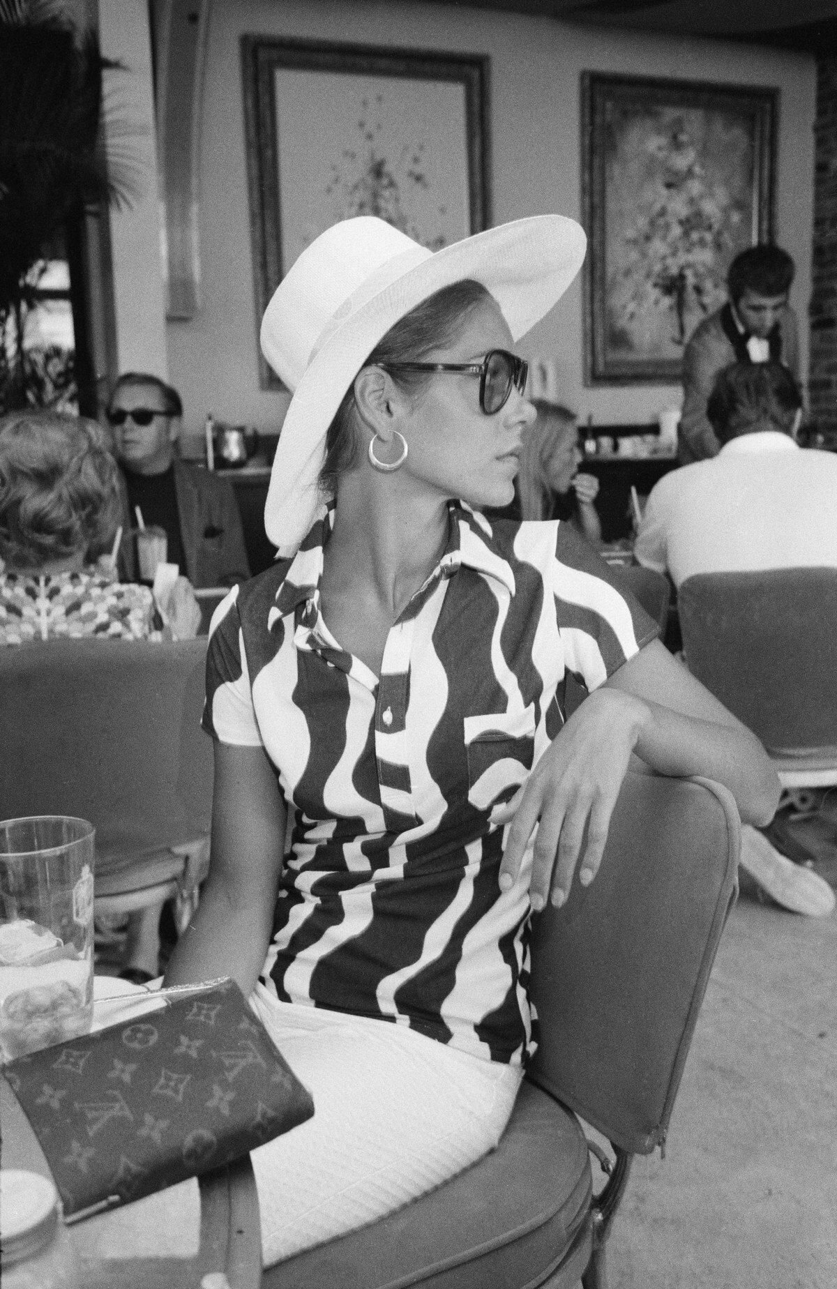 LIFESTYLE BY SLIM AARONS