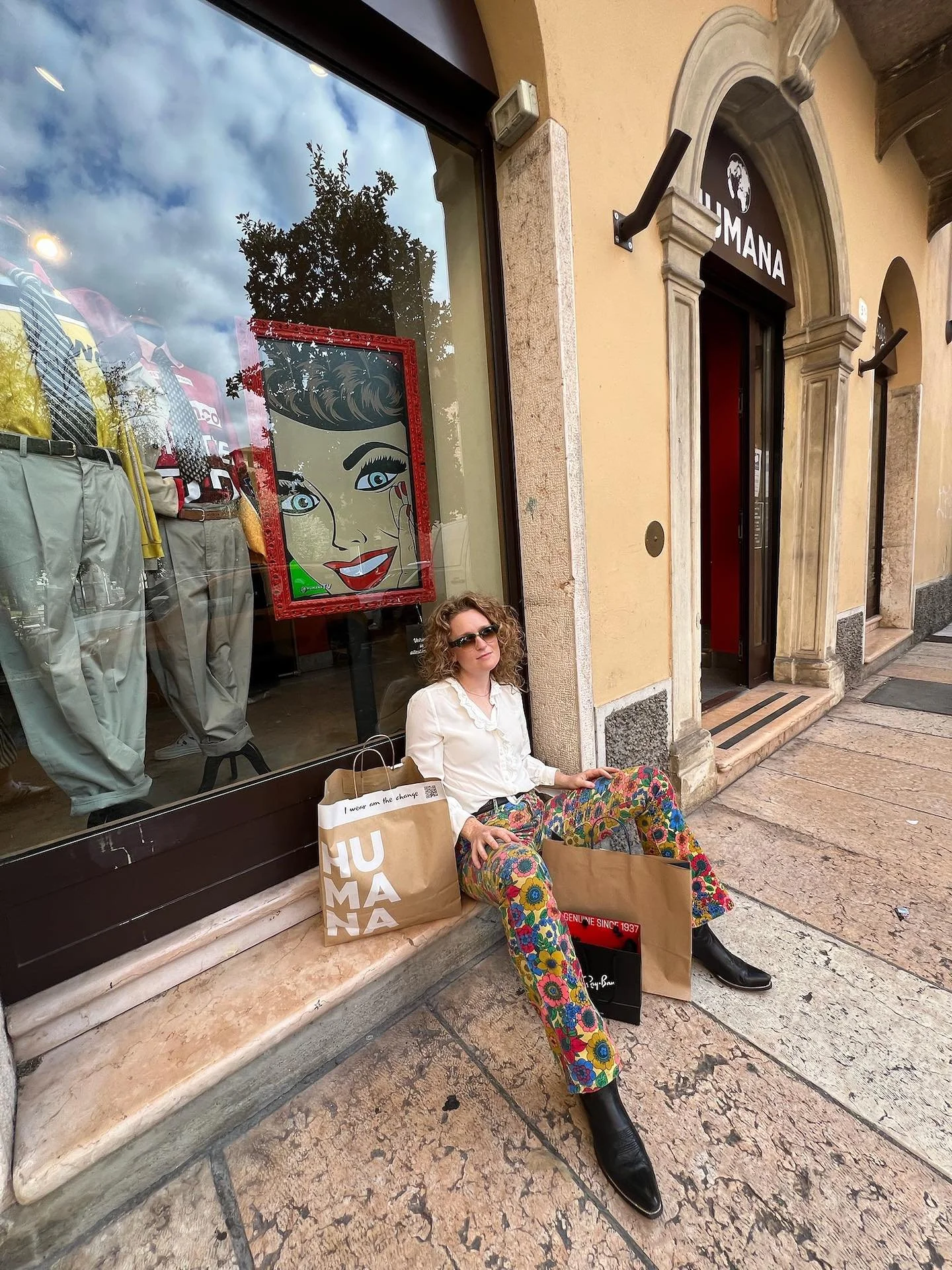 The most beautiful day in Verona with @halleyneal and @emques0

We had such an incredible week at @songcampeurope with the best and most memorable cast of characters. Lots more to share 🤍

@mother @rayban @mlleddys @sezane