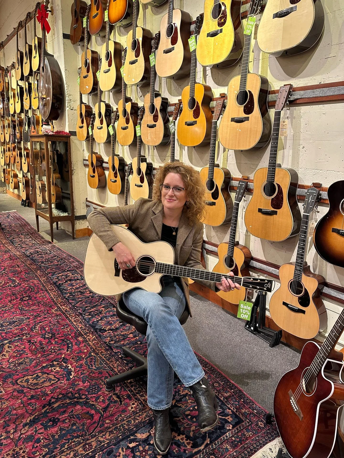 A rainy, beautiful week in the Pacific Northwest. Family time, many good meals, back to my roots at @dustystringsmusic and time spent making magic in the studio and on stage with @jefffieldermusic Today we return to LA after three months on the road&