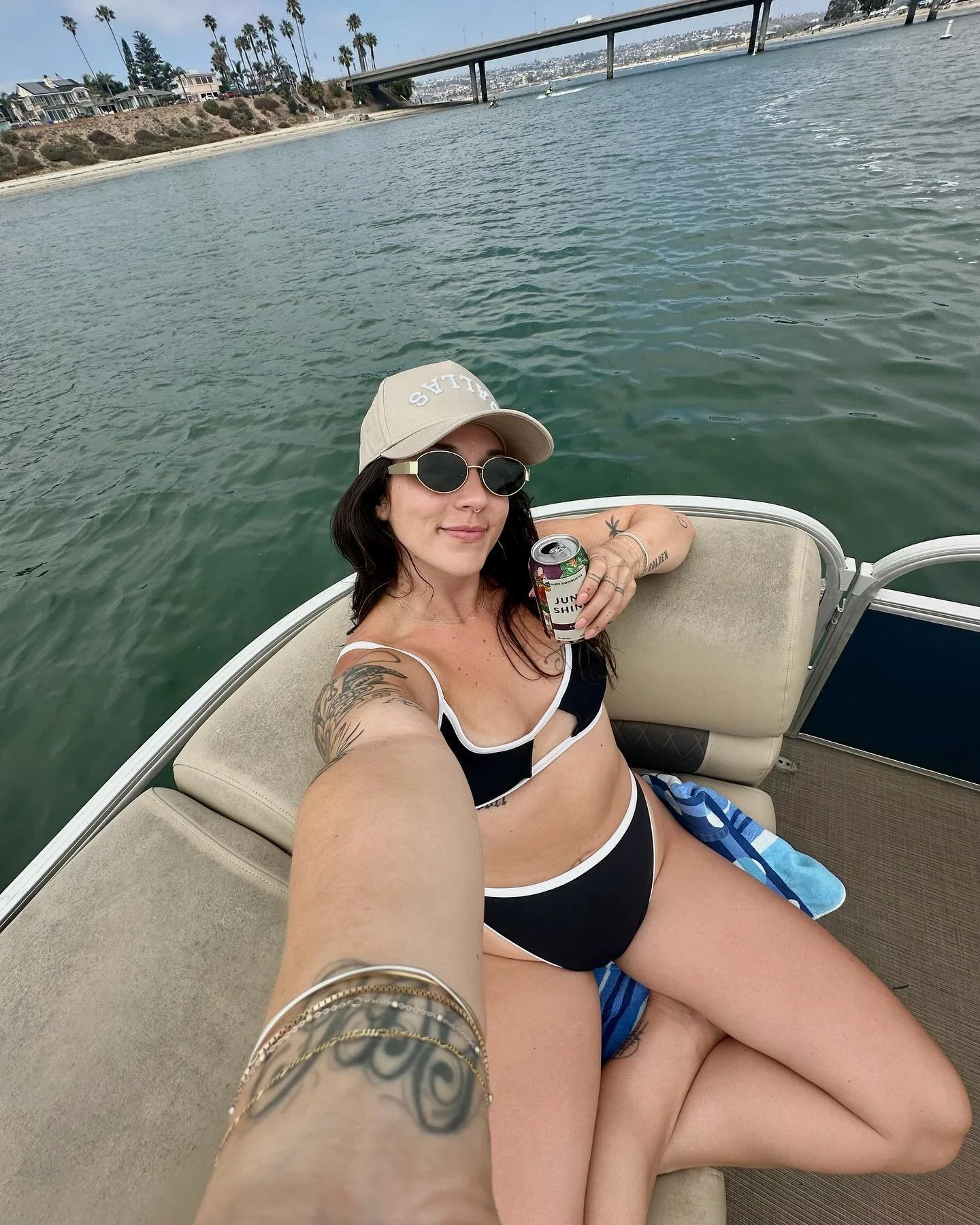 girl in the sun 🍒