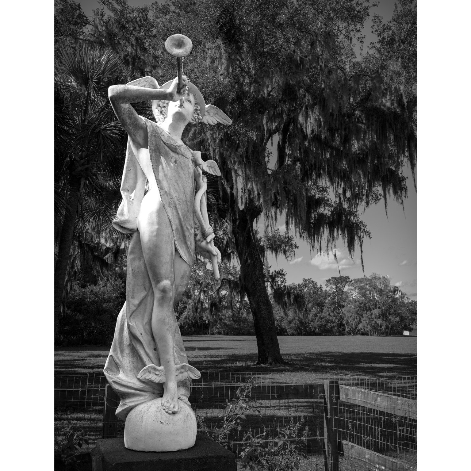 Statue of Mercury at DungenessSquare.jpg