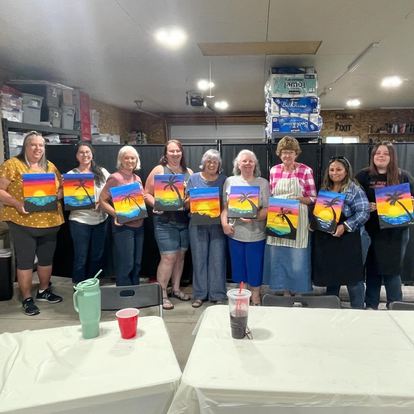 It was a great paint night with these fun ladies! Thank you @kdflygirl66 for choosing me for your party! 
#paintnight #artyparty #paintingwithfriends