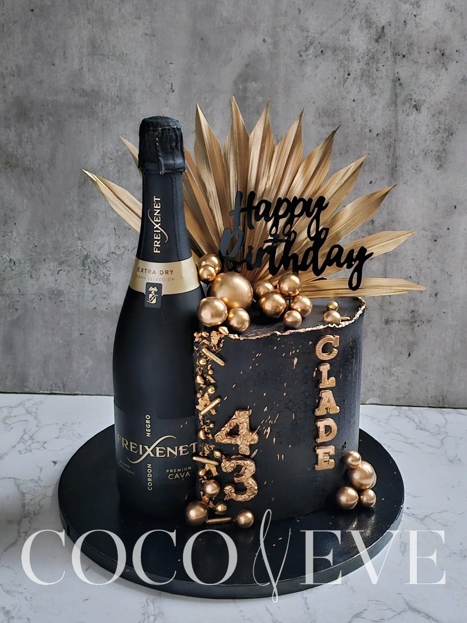 BLACK ELEGANCE:
Can't go wrong with black and gold...Classy and timeless.  Perfect for either genders.  Comes with a full sized bottle.
6" $295  