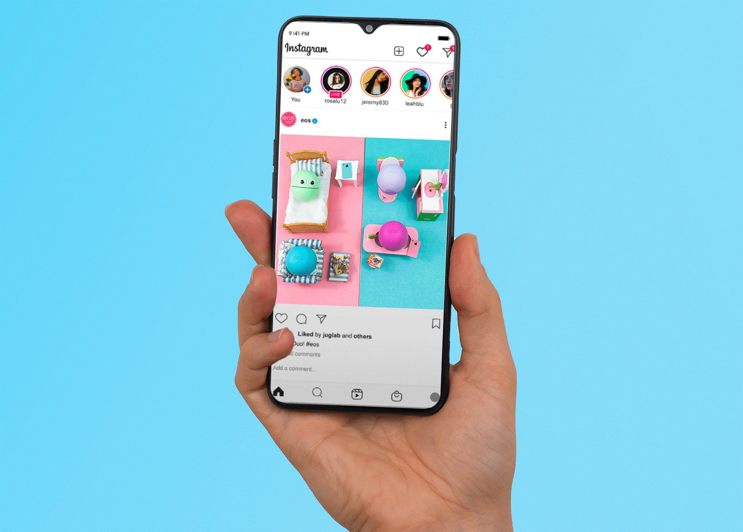 hand_with_smartphone_mockup.gif