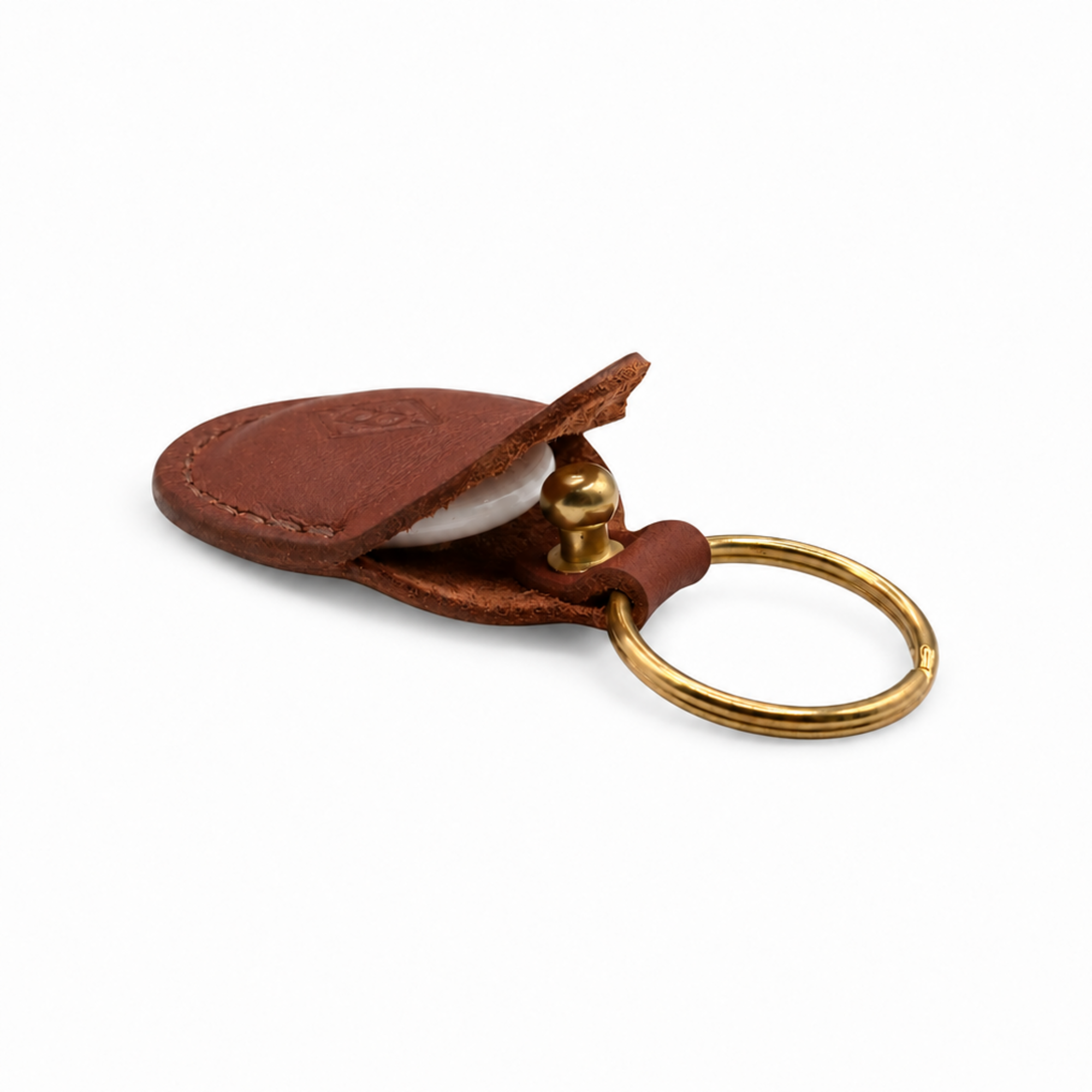 flat_airtag_chestnut_WEB.png