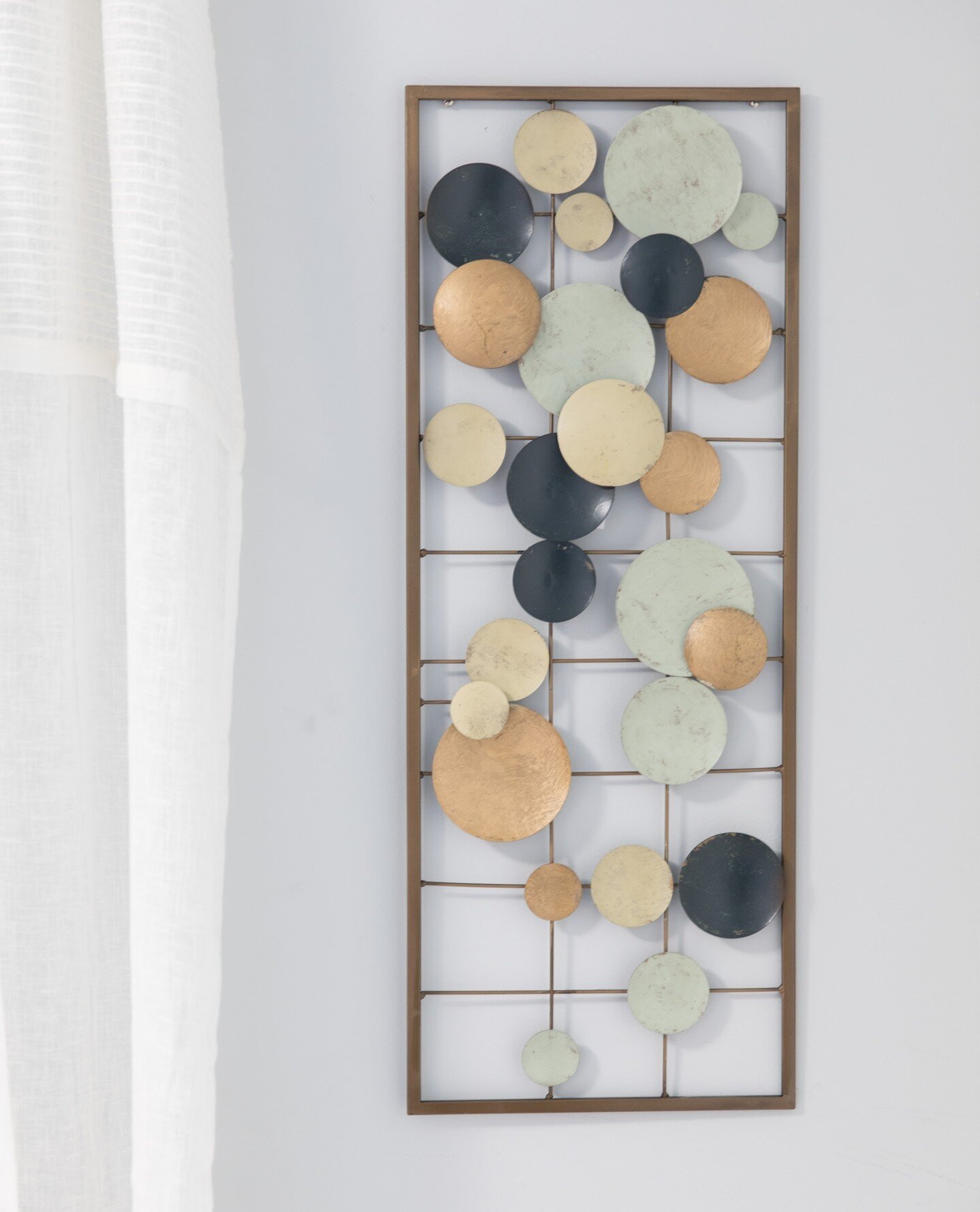Let's chat about the creative process.⁠
⁠
This image shot by the amazingly talented @shellardphoto got me thinking about a space coming together and the co-creative process of the decorator, contractor, photographer and all the things that happen in 