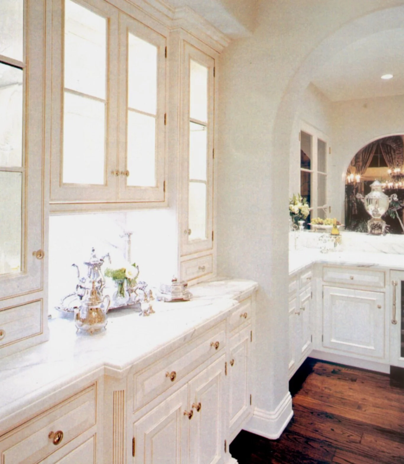 designer+kitchens%26baths+butlers+pantry+bar.jpg