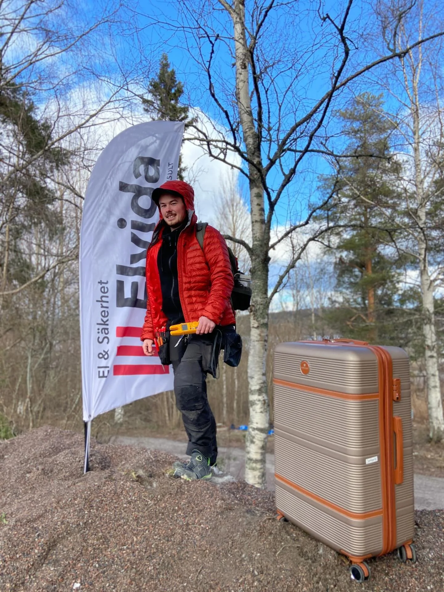 En av Elvidas Mont&ouml;rer, Viktor V&auml;ngmark ska
tillsammans med Svenske &Auml;ventyraren Aron Andersson  och 11 andra ska han resa till Himalaya och ta sig an ett berg i centrum av Everest-regionen.

Expeditionen p&aring;g&aring;r fr&aring;n 28