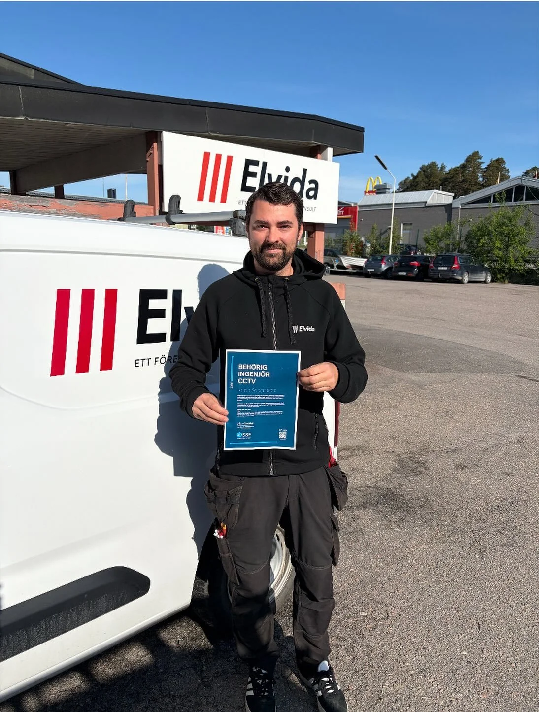 Grattis till Johan S&ouml;derstr&ouml;m som nu &auml;r beh&ouml;rig ingenj&ouml;r CCTV. Elvida forts&auml;tter att h&ouml;ja h&ouml;ja kvaliteten och beh&ouml;righeter👍😊.