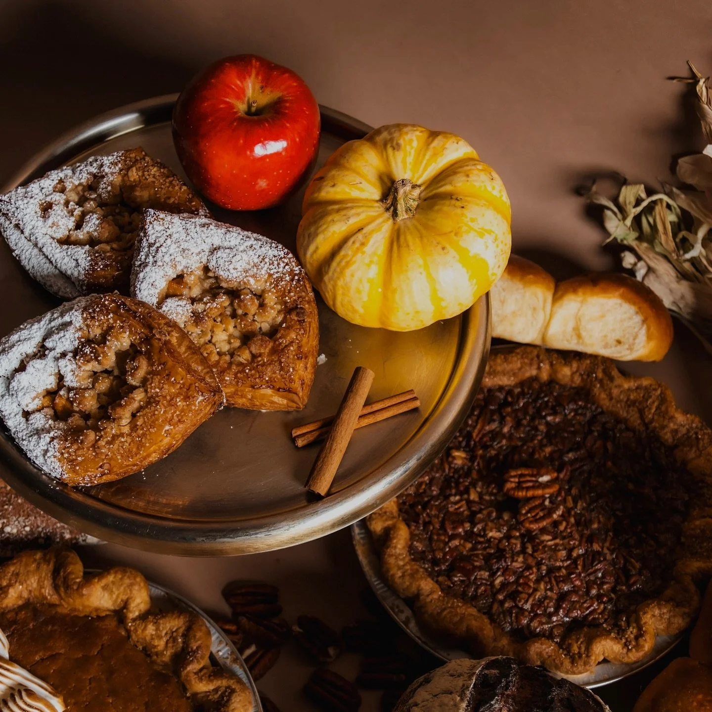 It feels wild to say, but were’re just a little over a month away from Thanksgiving! π¦
Which can only mean that Thanksgiving pre-orders are on the horizon! 2025 has floooown by, and if you’re signed up for our newsletter, you know this.