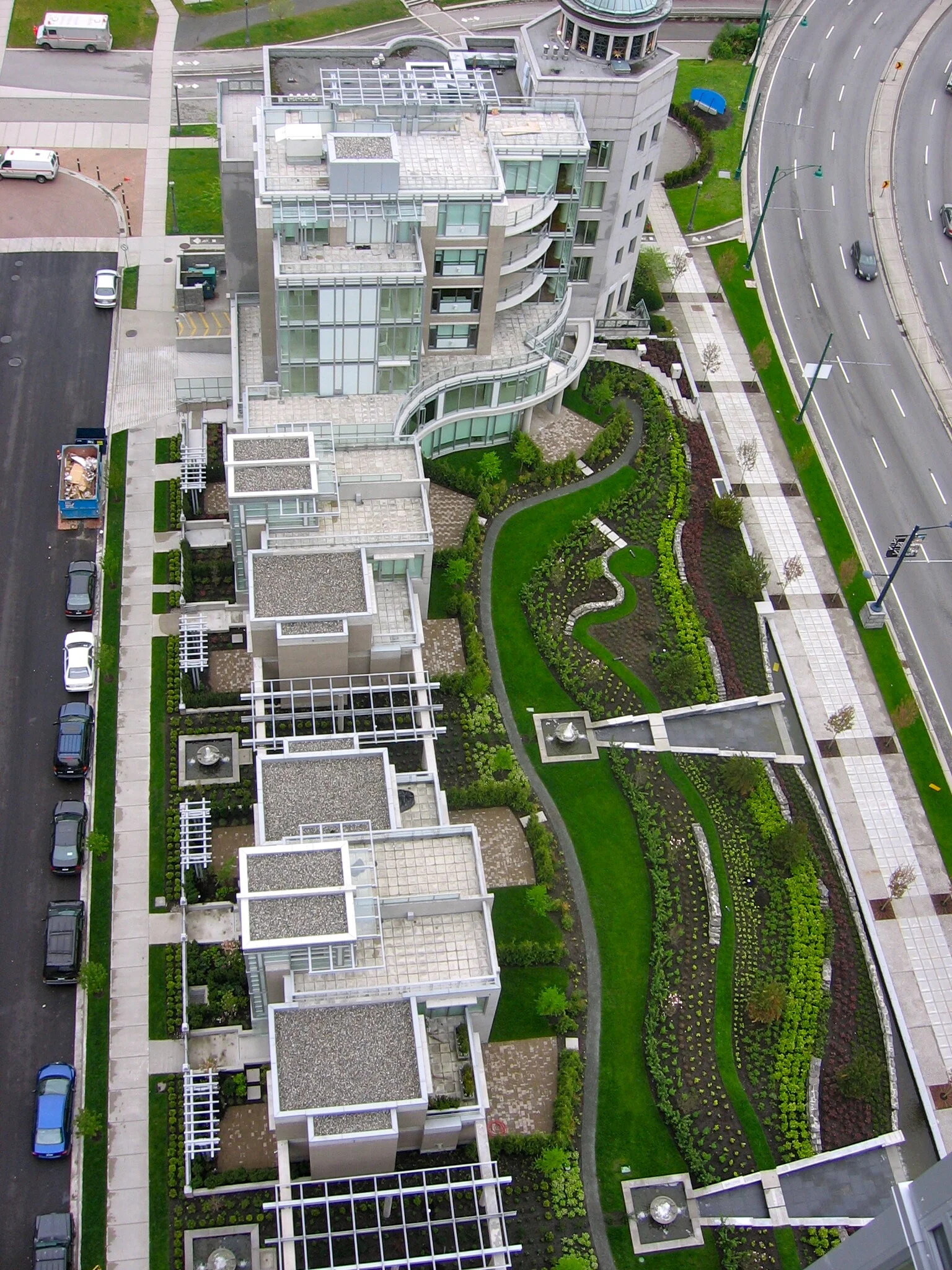 Laguna Parkside: View West over Villas. Design Concept: Gregory Borowski with Paul Merrick at Merrick Architecture for Prima Properties. Photo: Silent Sama 2012