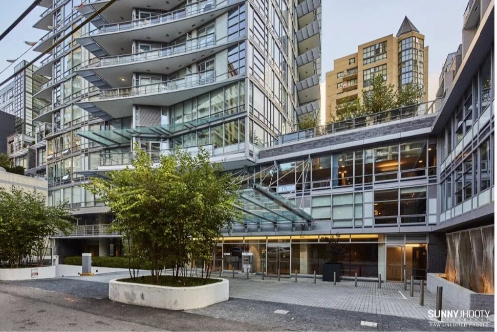Tate Downtown: View NE to Porte Cochere. Design Concept: Gregory Borowski at Merrick Architecture for Bonds Group. Photo: Sunny Jhooty 2019