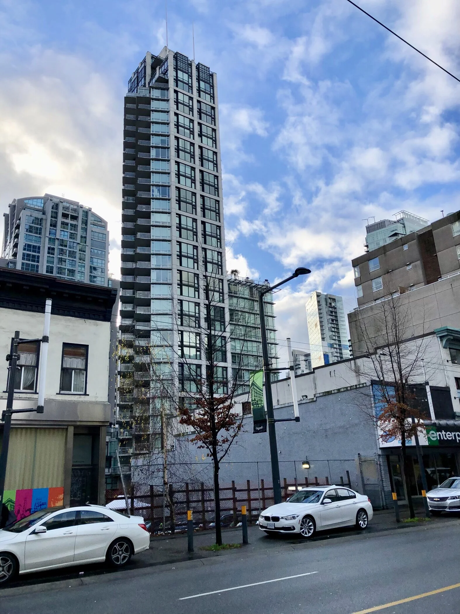 Elan. View SE from Granville Street. Design Concept: Gregory Borowski at Merrick Architecture for Cressey. Photo: Gregory Borowski 2019