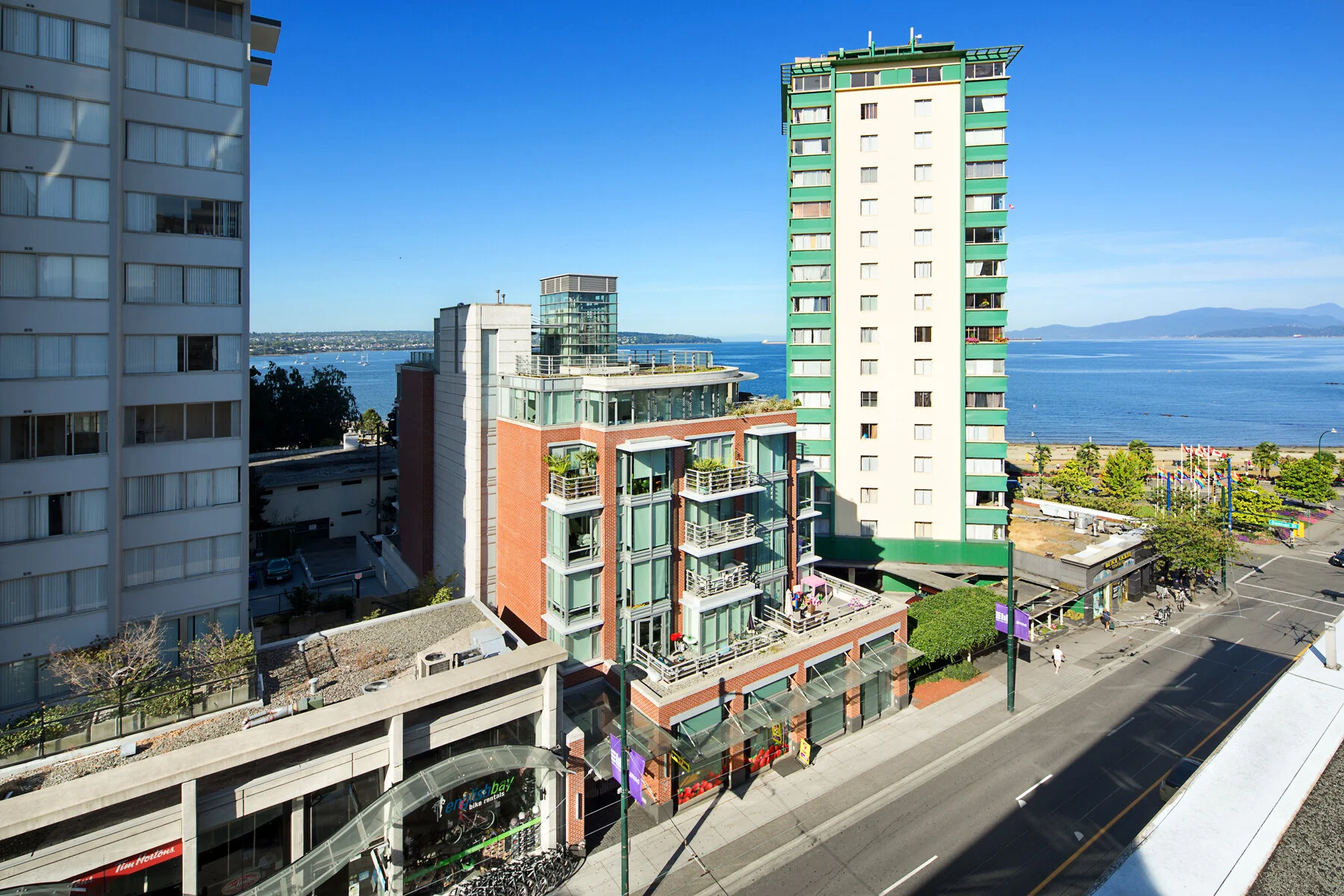O2: Aerial View W over English Bay. Design Concept: Gregory Borowski w/ Joey Kardum at Merrick Architecture for Barco. Photo: Ema Peter 2013