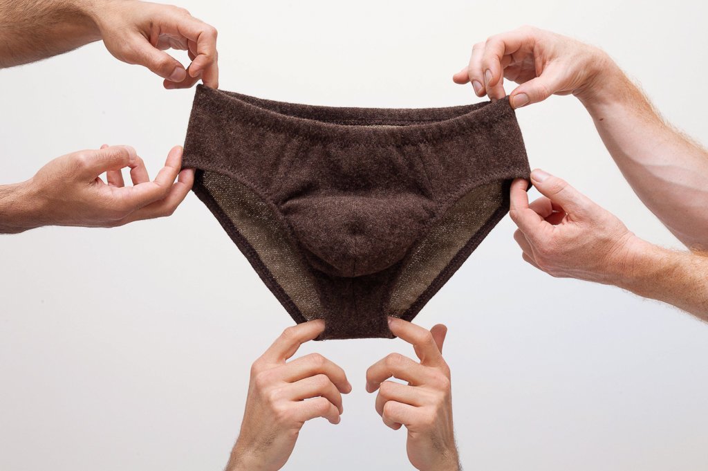 MIDI25_THOMAS-SESOLDI_Alice-Cannard-Marseille-designer-mode_queer-lingerie-non-genrée-114.jpg