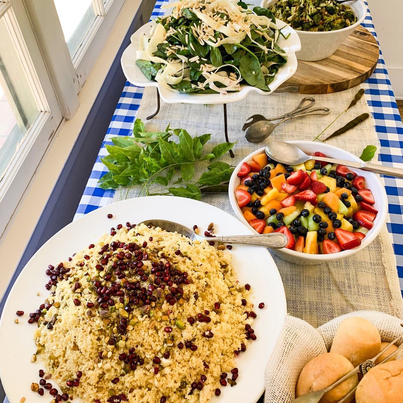 We triple dog dare ya to tell us those Truffle &amp; Chive Roasted Potatoes and Roasted Mediterranean Veggies don't look absolutely scrumptious. 🥔🍆🥕⁠⁠
⁠⁠
We had a blast setting up this buffet for a @UCLA grad party back in June! You know who to co