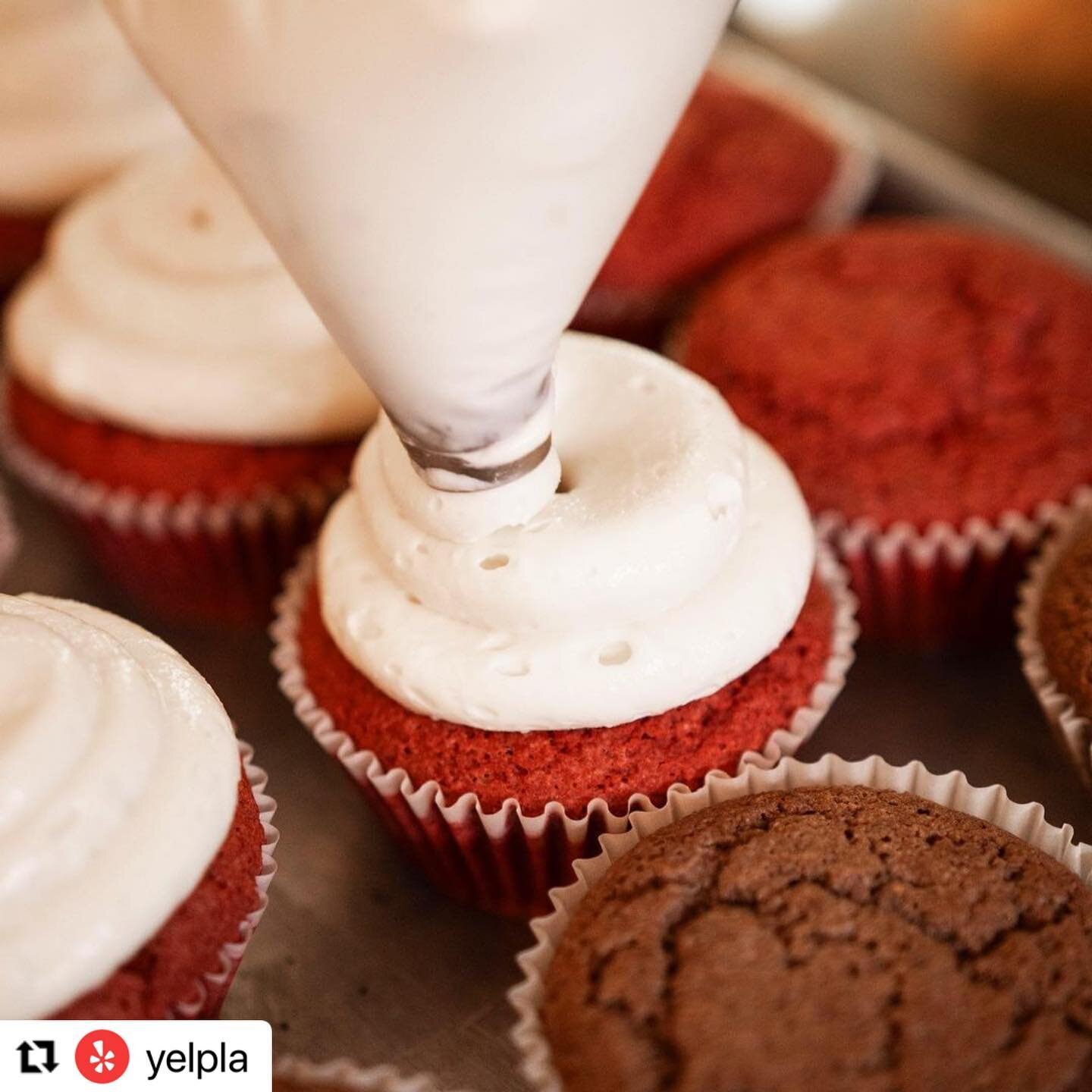 #repost @yelpla 🧁⁠⁠
⁠⁠
#MeetTheOwner @plantsandanimalsla is a cozy Keto-friendly, gluten-free caf&eacute; in LA with a host of grab-and-go comfort foods and hot meals, all with a focus on low-carb, clean, healthy eating. Their mission is to make nut