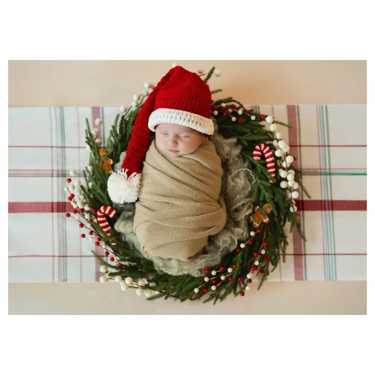 Merry Christmas and Happy Holidays! &hearts;️

#christmas #newbornsession #newbornphotos #northgeorgiaphotographer #santa