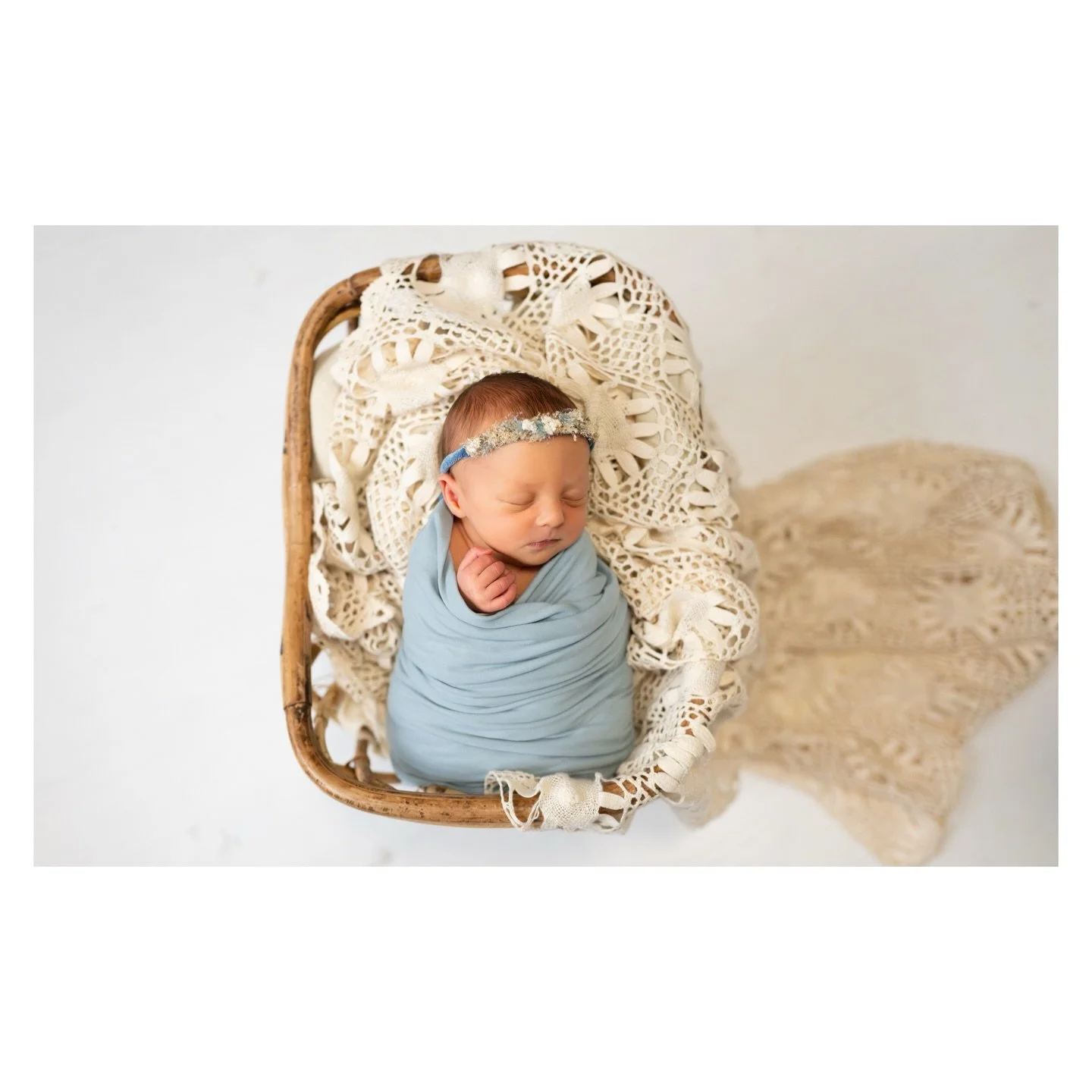 Sent over a gallery + posted on my website, but never posted these on Instagram. Some sweet moments for your Wednesday feed! 🤍🩵

Shot during @reverieandsol&rsquo;s newborn content day last year! 

🏷️: #styledshoot #northgeorgiaphotographer #newbor