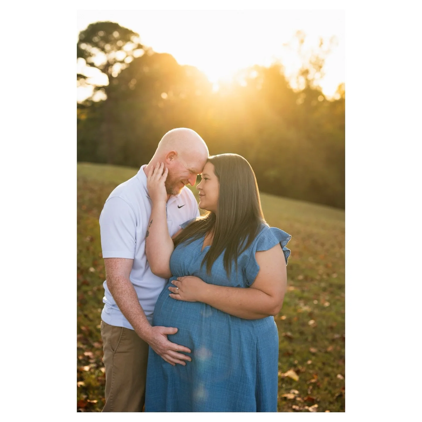golden hour 🧡✨

🏷️: #maternityphotos #goldenhour #nikon #northgeorgiaweddingphotographer #familyphotos