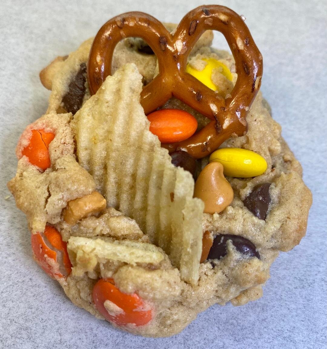 Pretzel Reese cookie.jpeg
