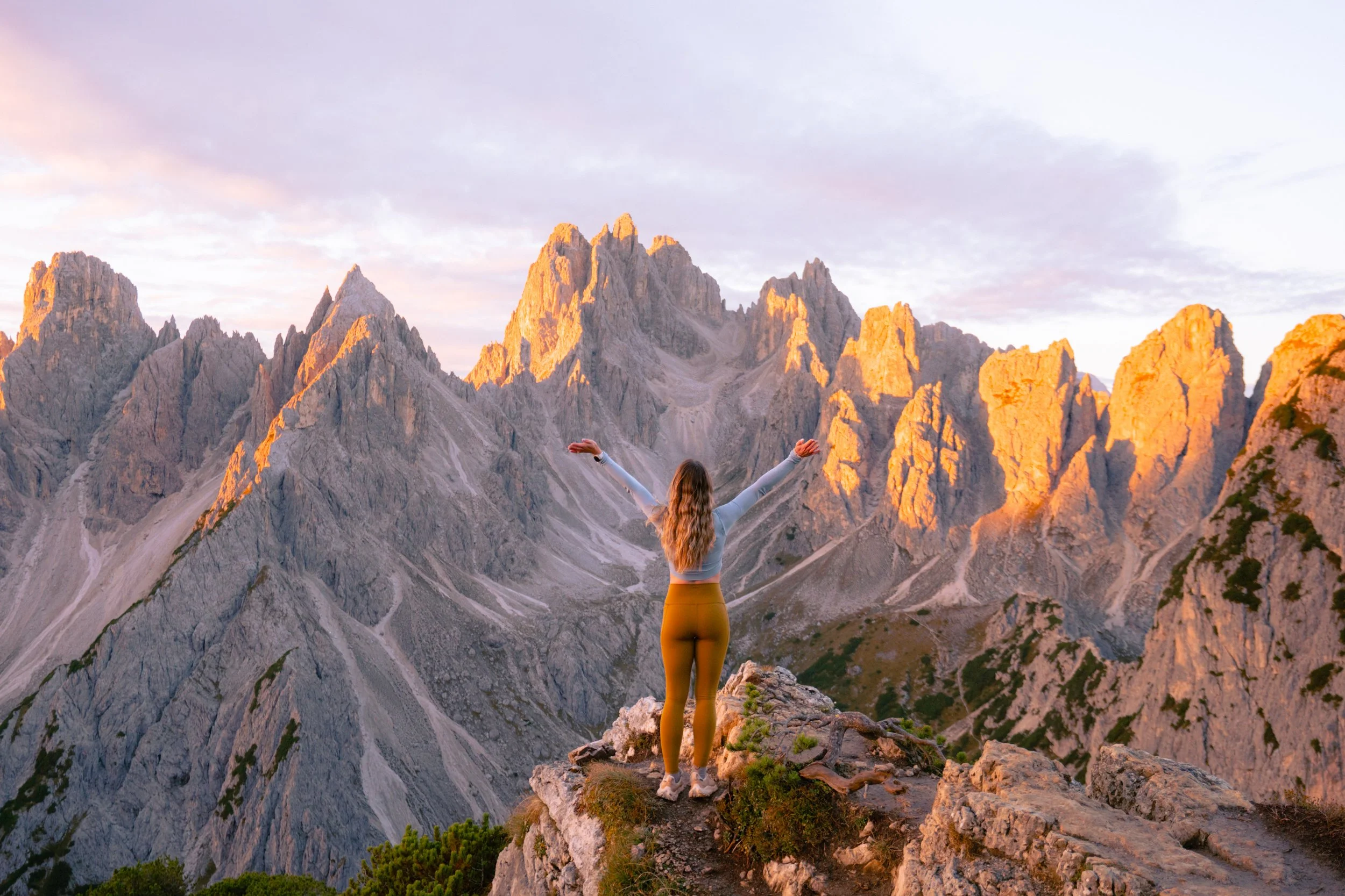 The Italian Dolomites: Day Hikes, Lakes, via Ferrata, and Hut-to-Hut Guide