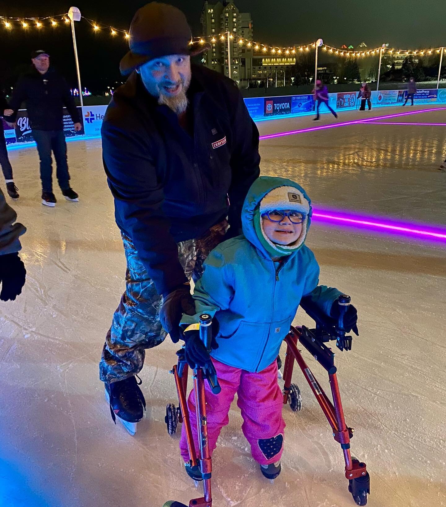 These are the moments that bring us joy! 🙌🏼Thank you little Erika for letting us witness your accomplishments tonight and your beaming smile!❄️⛸
.
.
.
#cdaonice #cdaonicebynumerica #downtowncda #visitcda #visitcoeurdalene #coolestplaceintown #homet