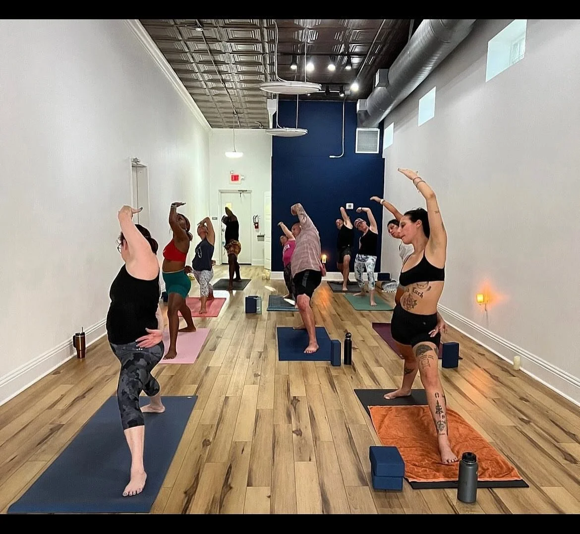 We rise by lifting up others! At Bold City Yoga we embrace and support each other and celebrate community! We&rsquo;d love for you to experience the love! Check out our schedule in Mindbody or our website, link is in bio 💕 #growtogether #yogainspira