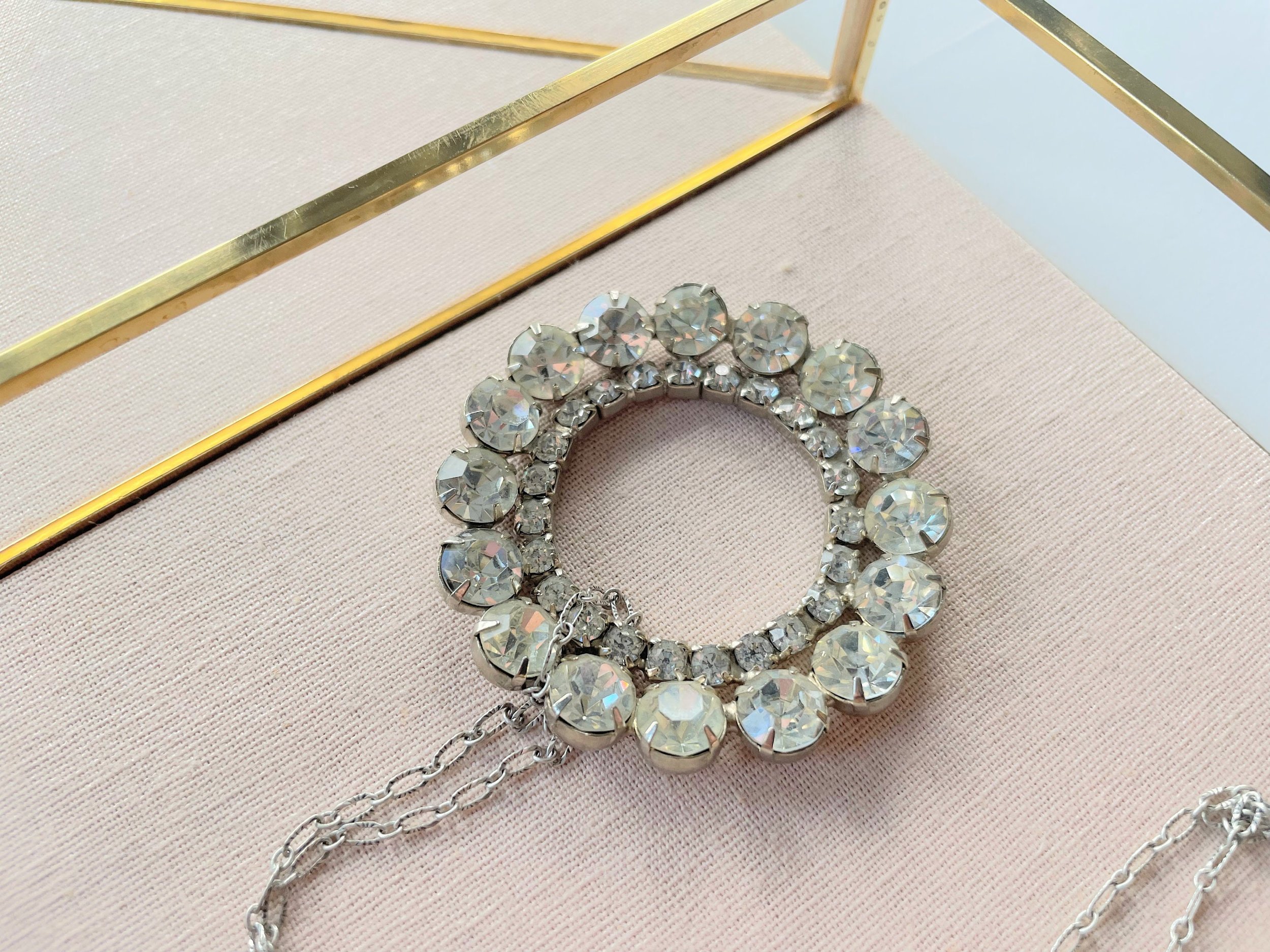 https://i.etsystatic.com/23540307/r/il/ca2fa4/4027253314/il_fullxfull.4027253314_81r7.jpg