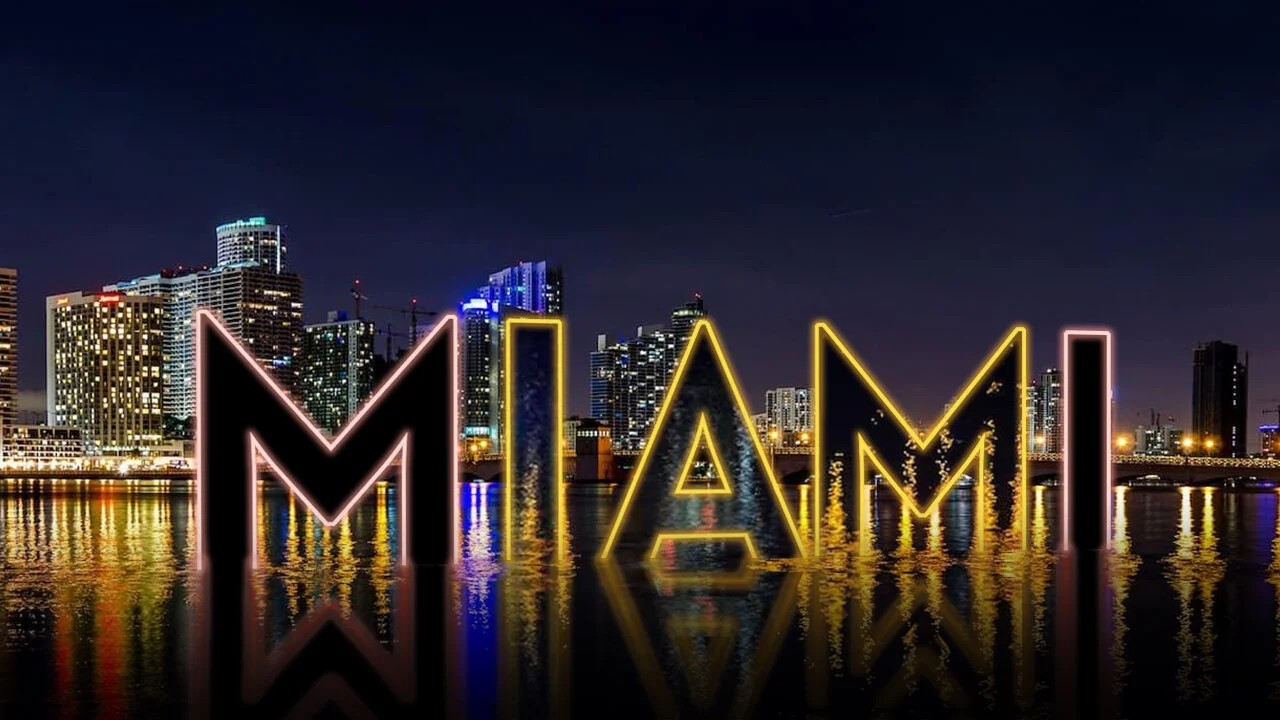 OOH: Biscayne Bay Digital Mirror (night)