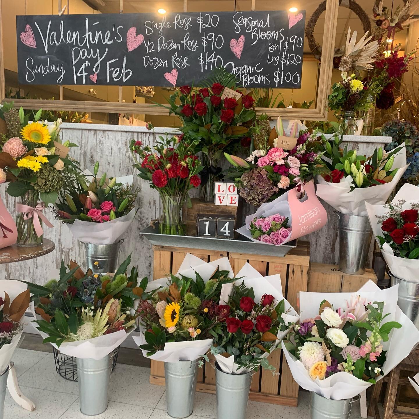 We are ready for the lovers &hearts;️&hearts;️ #jamisonflowers #canberraflorist #canberraflowerdelivery #valentinesday #lovers