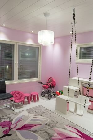 When lighting the nursery, it is important that the light does not dazzle the playing child.