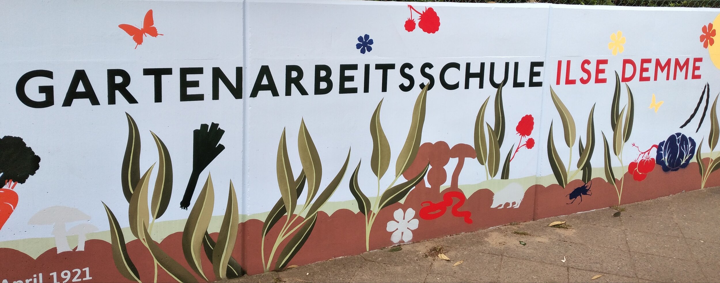 Gartenarbeitsschule-Ilse-Demme_Mauer3.jpg
